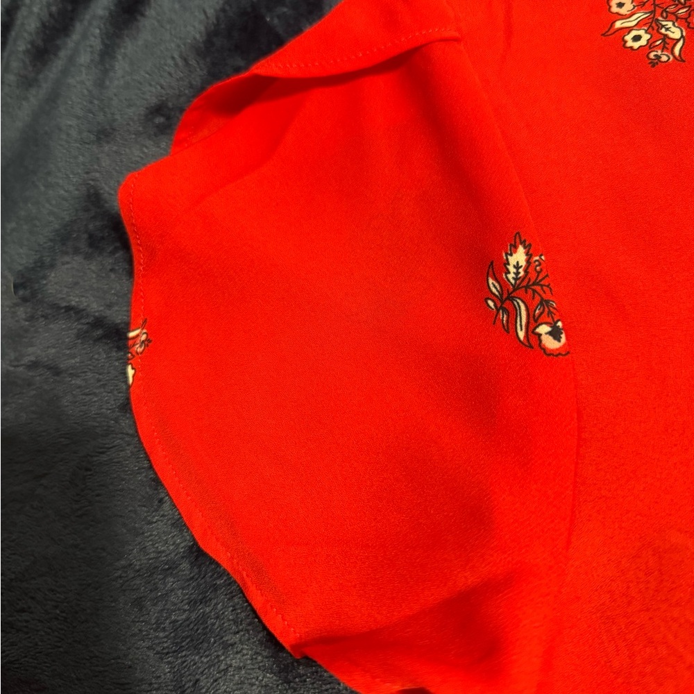 LOFT Scarlet Floral V-Neck Top - Picture 3 of 6